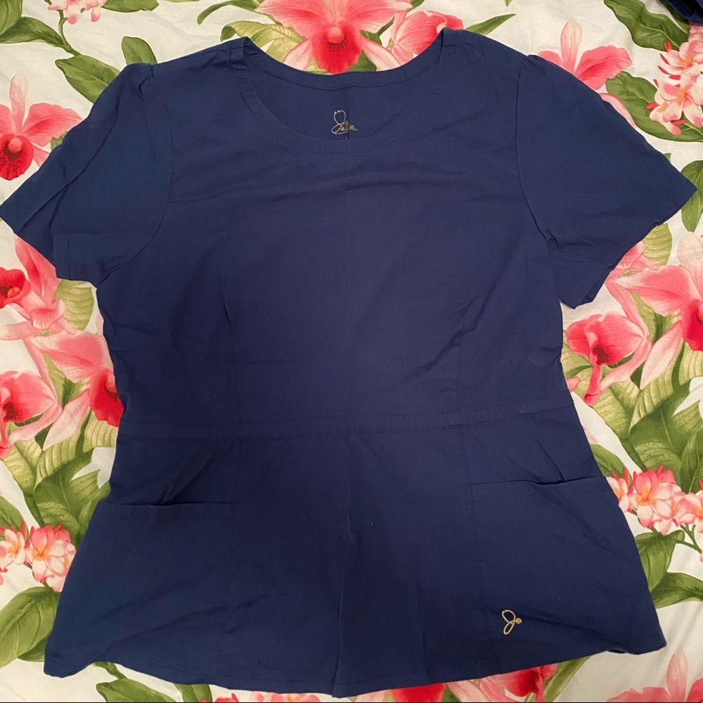 Jaanuu Scrub Top